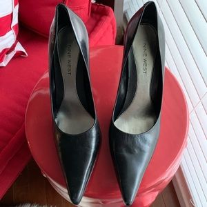 Nine West Black Leather Heels-Size 8